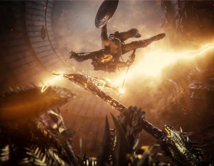 New images of Wonder Woman fighting Steppenwolf