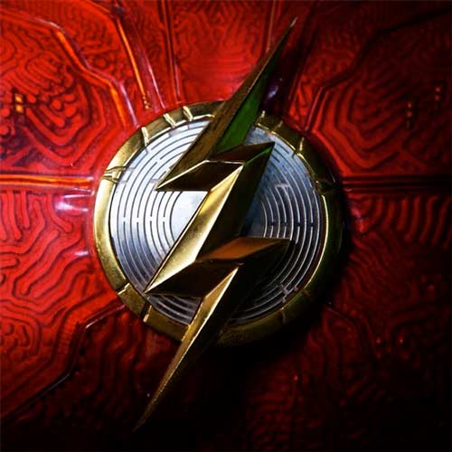The Flash movie new suit and logo